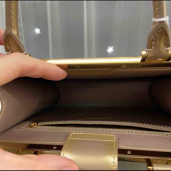 Authentic Pre-owned Louis Vuitton Deese Handbag Monogram Vernis PM - Picture 4 of 5